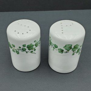 Corelle Coordinates Callaway Stove Top Salt and Pepper Shakers White Green Ivy